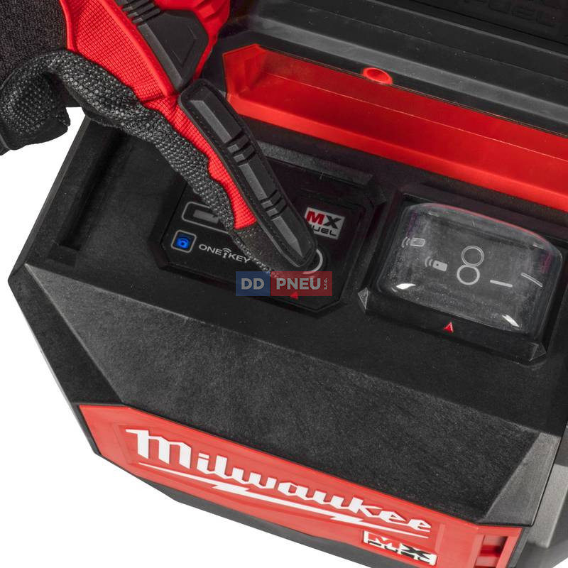 MX FUEL™ aku kufríkový ponorný vibrátor do betónu Milwaukee MXF CVBCKIT-602