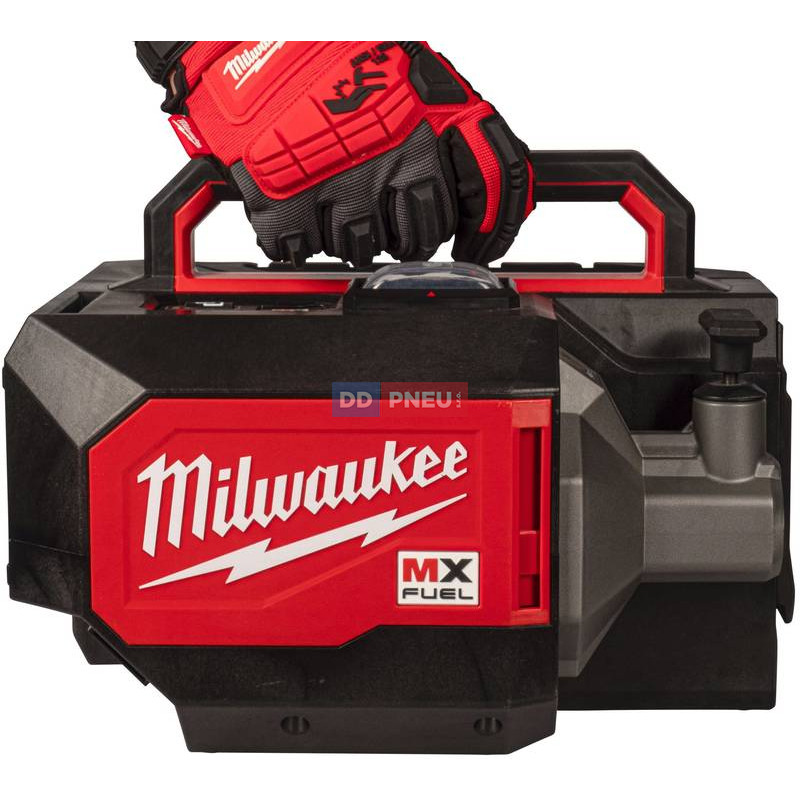 MX FUEL™ aku kufríkový ponorný vibrátor do betónu Milwaukee MXF CVBCKIT-602