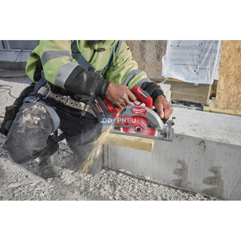 Aku okružná píla MILWAUKEE M18 FUEL FCSO190GR-121C