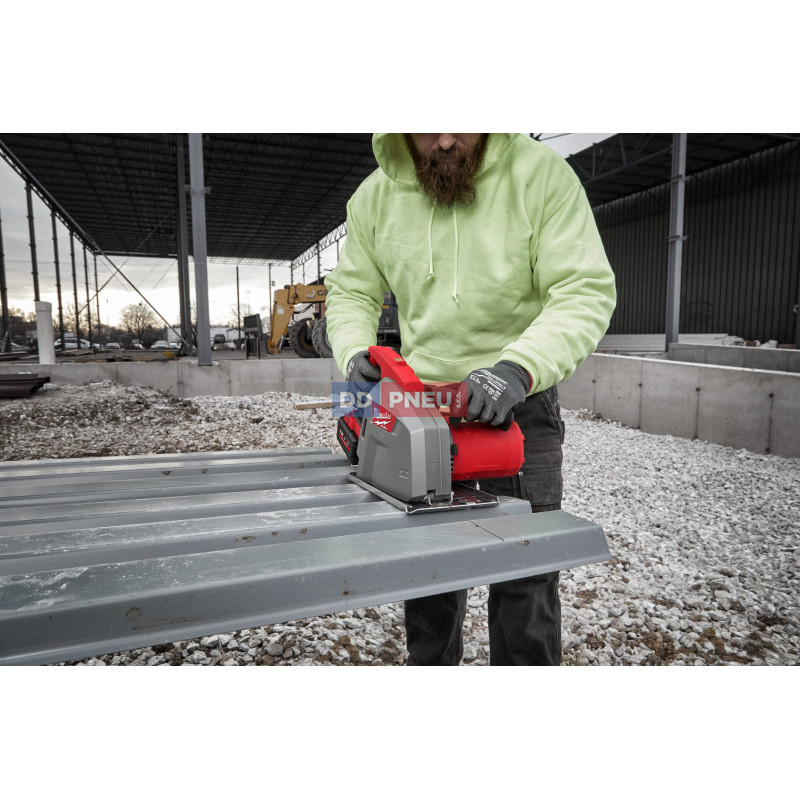 Aku kotúčová píla na kov MILWAUKEE M18 FMCS66-121C