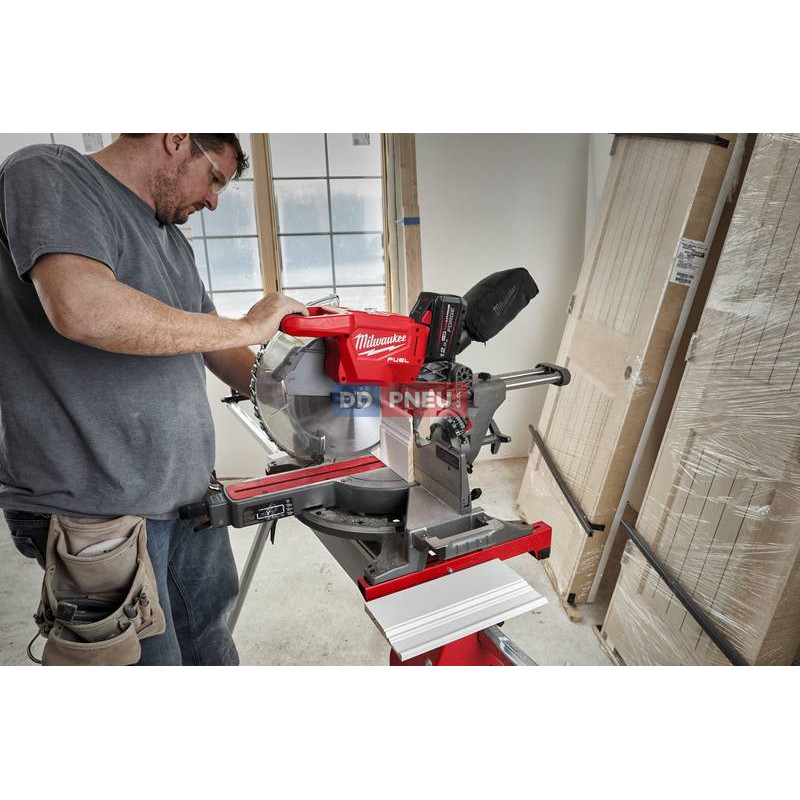 Aku pokosová píla MILWAUKEE M18 FMS305-121