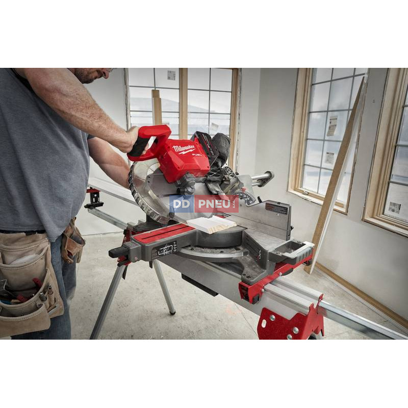 Aku pokosová píla MILWAUKEE M18 FMS305-121