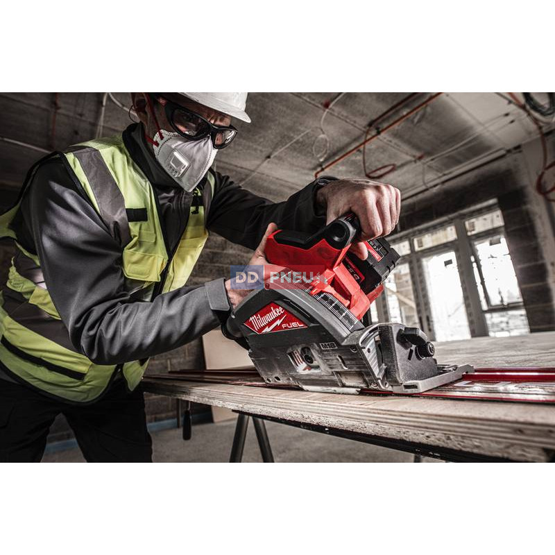 Aku ponorná píla na drevo a plast MILWAUKEE M18 FPS55-0P – bez batérie