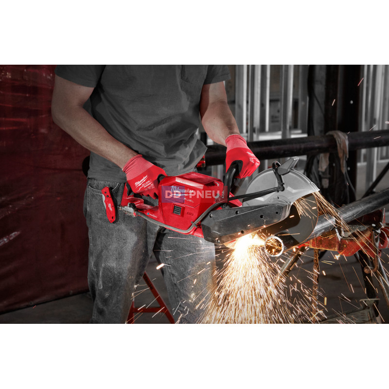 Aku rozbrusovacia píla MILWAUKEE M18 FCOS230-121