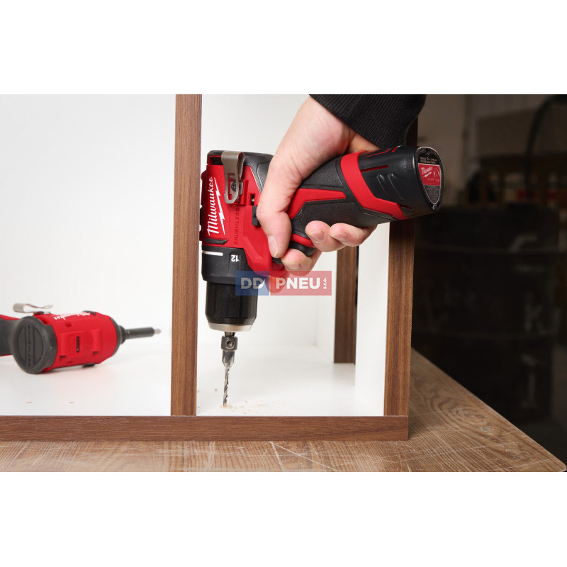 Aku kompaktná bezuhlíková príklepová vŕtačka MILWAUKEE M12 BLPDRC-0