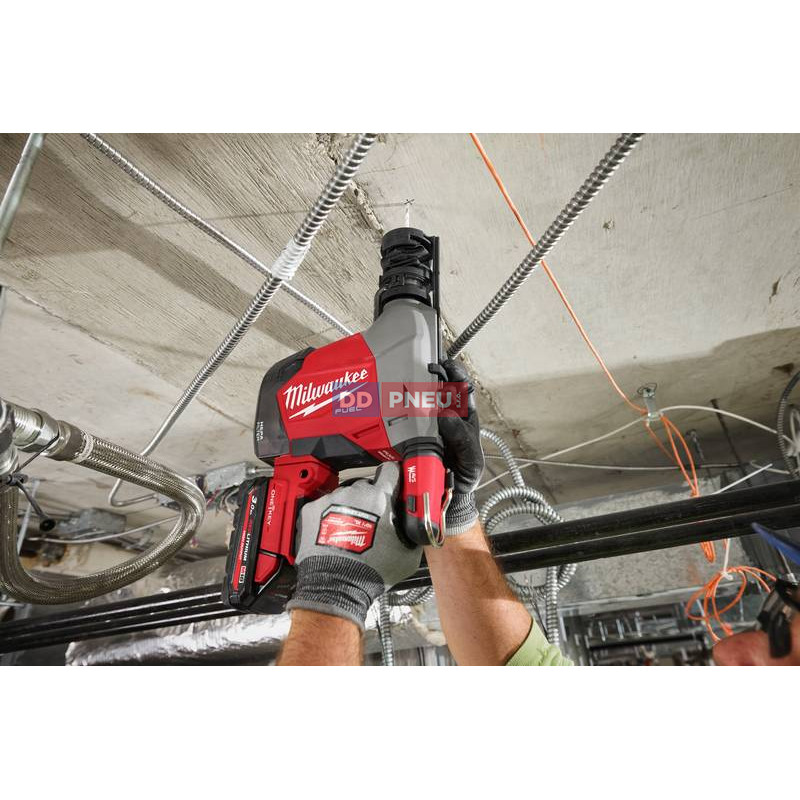 Aku kladivo SDS-PLUS s integrovaným odsávaním prachu MILWAUKEE M18 FHAFOH16-302X