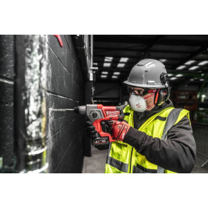 Ochranné uzavreté odvetrávané okuliare Milwaukee – číre, úzke